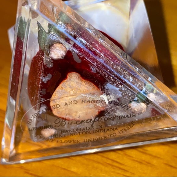 Bircraft Plastic Praying Madonna Lucite Base Hand Carved Red Rose handcrafted - Picture 9 of 12